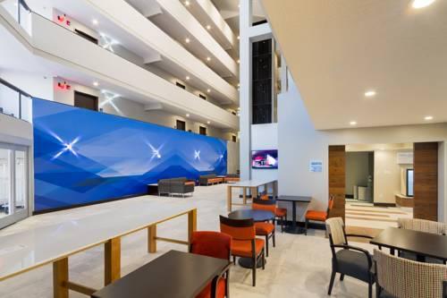H I Express & Suites San Antonio Medical-Six Flags 外观 照片